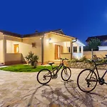 Two-bedroom In Betiga בית נופש *