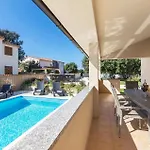 Two-bedroom In Betiga בית נופש *