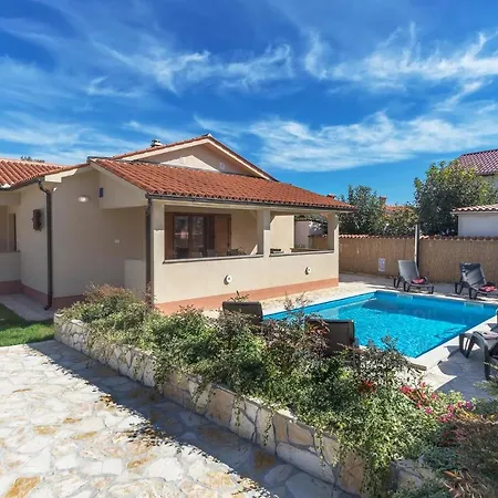 Two-bedroom In Betiga * Barbariga
