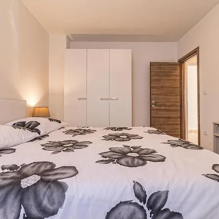 Vikendica Two-bedroom In Betiga Barbariga